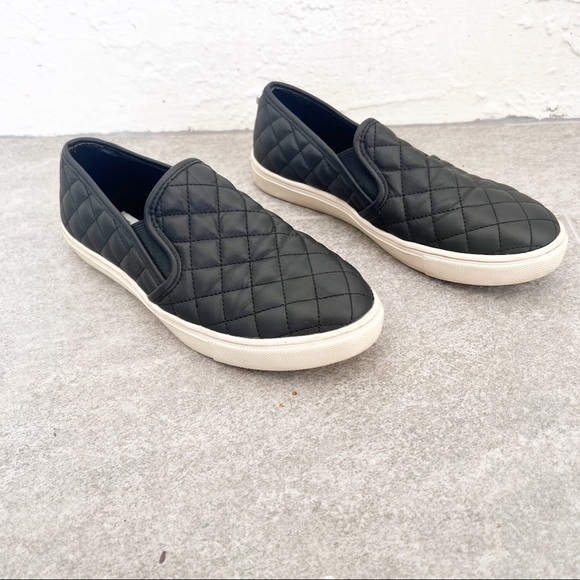 Steve Madden Shoes Black Ecentrcq Quilted Slip On Sneakers Womens Size 6 - Picture 2 of 6